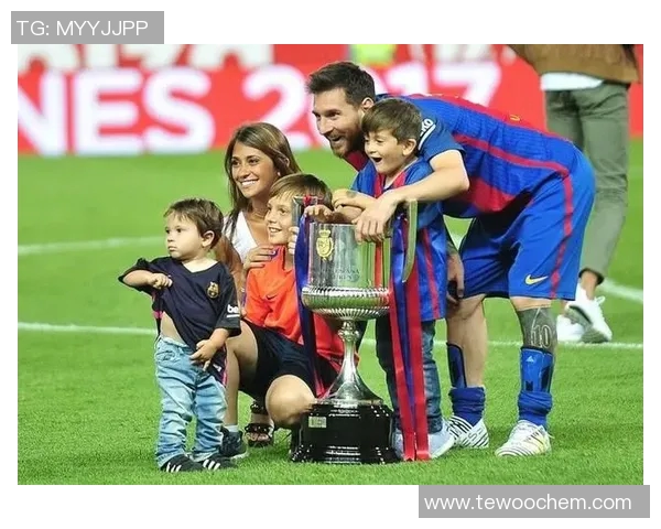 足球明星女友来自本溪揭示了她的成长故事与爱情旅程